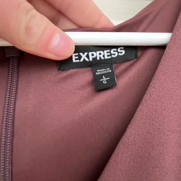Express dress, purple/mauve with short sleeve. Polyester & Spandex. Fits size 12 - Picture 3 of 7